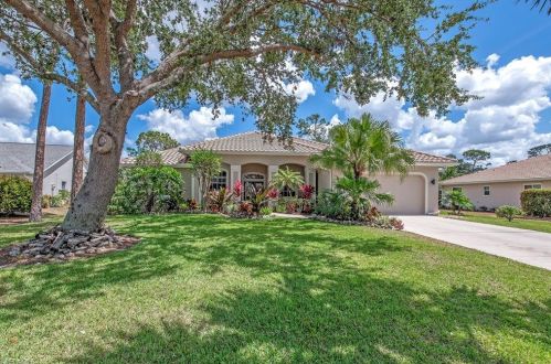 162 Palmetto Dunes Cir, Naples FL  34113-7554 exterior