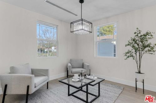 11512 La Maida St, North Hollywood CA  91601-4323 exterior