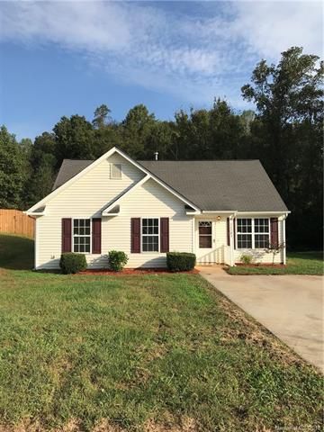 11103 Olde English Dr, Charlotte, NC 28216-3297