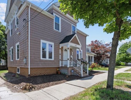 122 Roger Williams Ave, Providence, RI 02907-3327