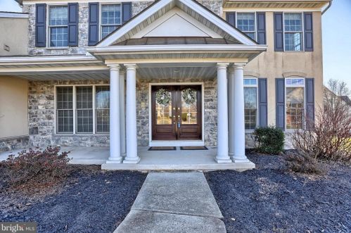 1161 Chadwick Cir, Hummelstown, PA 17036-6813