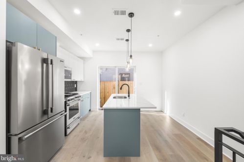 734 Dudley St, Philadelphia PA 19148-2340 exterior