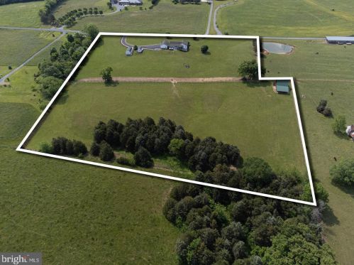 803 Hook Hill Rd, Richmond National Battlefiel VA  22835-3505 exterior