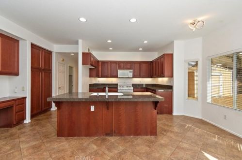 1630 Ravenswood Rd, Beaumont CA  92223-5149 exterior