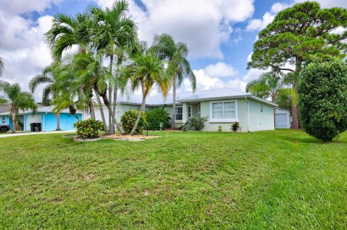 655 Picasso Ave, Fort Pierce, FL 34983-4685