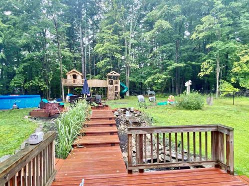 22 Settlers Ln, Salem NH  03079-1253 exterior