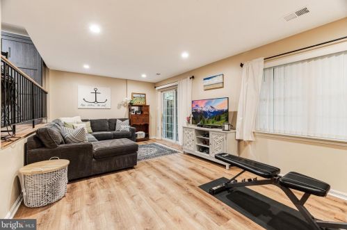 11710 Dry River Ct, Herndon VA  20191-2964 exterior