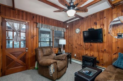 5 Meriline Ave, Plainville CT  06062-2422 exterior