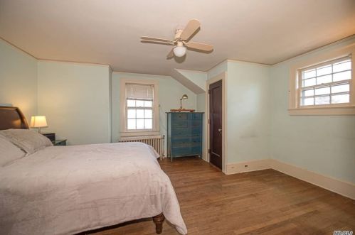 83 Thompson Ave, Babylon NY  11702-3404 exterior