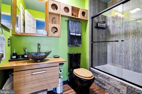 1503 Lakeside Dr, Palmyra NJ  08065-2131 exterior