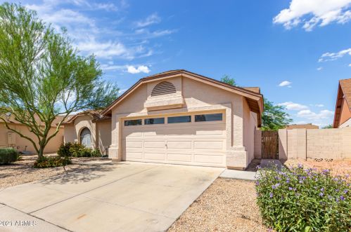 10254 Windsor Blvd, Glendale, AZ 85307-4124