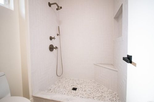 1527 Linda Sue Ln, Encinitas CA  92024-2424 exterior