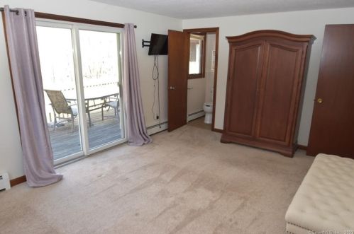 10 Chapman Rd, East Hampton CT  06424-1310 exterior