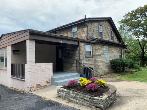 881 Bower Hill Rd, Pittsburgh, PA 15243-1915