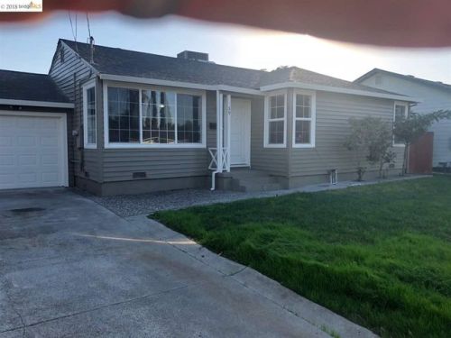 39 Robinson Ave, West Pittsburg, CA 94565-4842