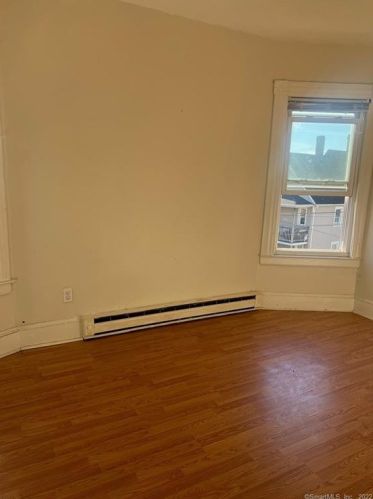 61 Laurel St, Waterbury CT  06702-1717 exterior