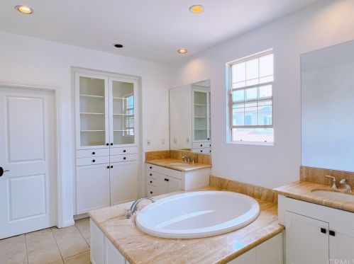 3027 Hampton Way, Ontario CA  91761-2631 exterior