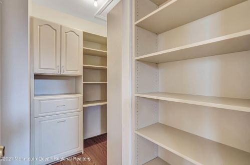 13 Jennings Ct, East Freehold NJ  07728-4320 exterior