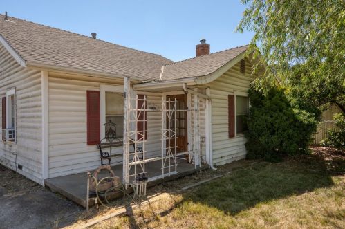 2142 5th St, Hughson, CA