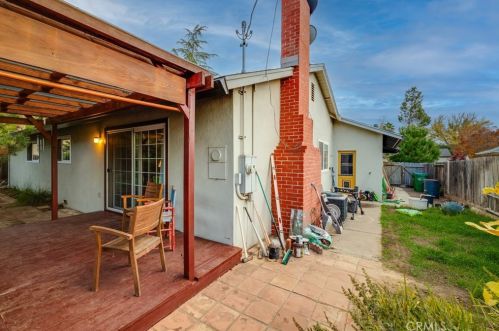 1390 Arlington Dr, Chico CA  95926-1556 exterior