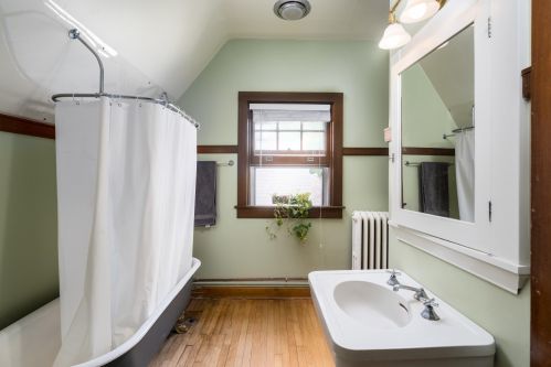 2359 Wahl Ave, Milwaukee WI 53211-3826 exterior