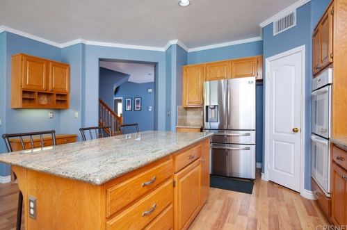 42320 Aaron Ct, Lancaster CA 93536-1266 exterior