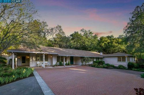 30 Las Cascadas Rd, Orinda, CA 94563-2402
