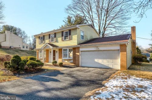 332 Deerfield Rd, Camp Hill, PA 17011-8436