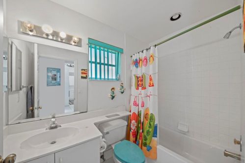 7617 Is Breeze Ter, Boynton Beach FL  33437-5403 exterior