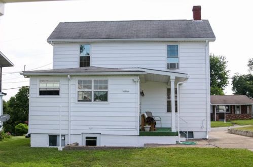 220 10th St, Connellsville PA  15425-2413 exterior