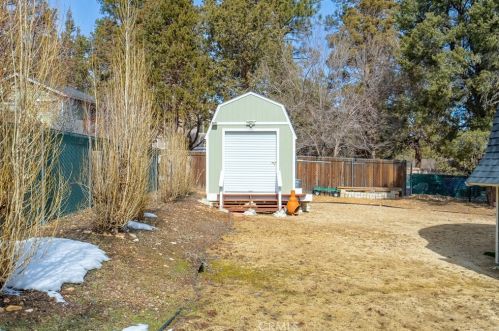 209 Gilroy Dr, Big Bear City CA  92314-9683 exterior