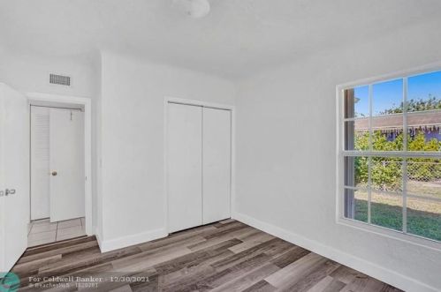 1605 58 Ave, Hollywood FL 33021-3831 exterior