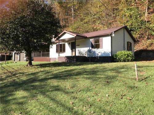 4710 Midway Rd, Yawkey, WV 25573-9730
