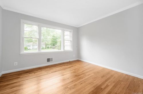 16 Bonwit Rd, Rye Brook NY  10573-1936 exterior