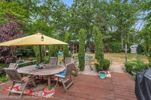 10 Sanford Rd, Bricktown NJ  08724-7134 exterior