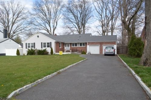1237 Wheatsheaf Rd, Roselle, NJ 07203-2948
