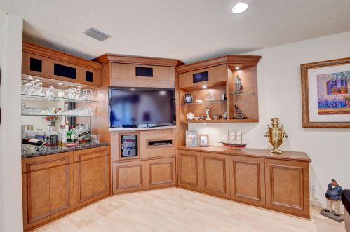 9 Windsor Ln, Boynton Beach FL  33436-6063 exterior