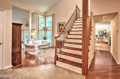 49 Edgewood Rd, Bedminster, NJ 07921-1622
