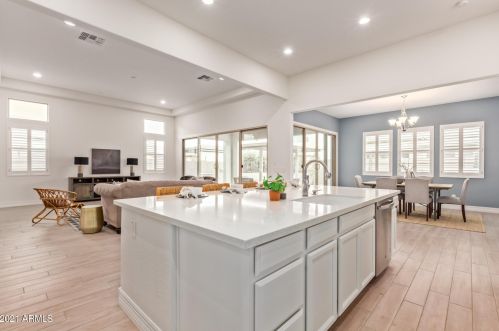 3731 Arabian Dr, Gilbert AZ  85296 exterior