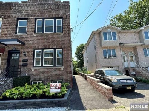 312 Roff Ave, Palisades Park NJ  07650-1722 exterior