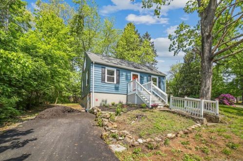21 Bristol Ave, Waterbury, CT 06708-4903