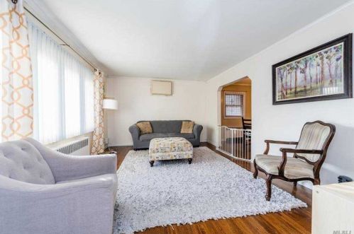 257-47 148th Dr, Jamaica, NY 11422-3292