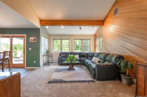 30 Scott Rd, Mahopac NY  10541-2761 exterior