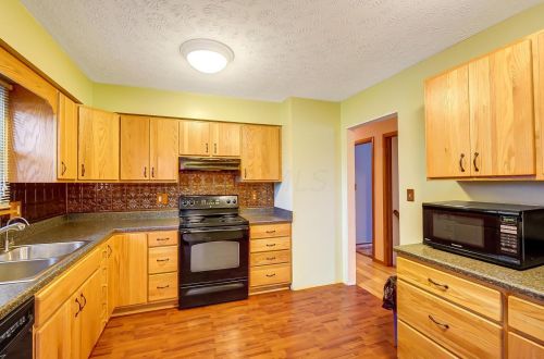 153 Woodside Dr, Pataskala OH  43062-7809 exterior