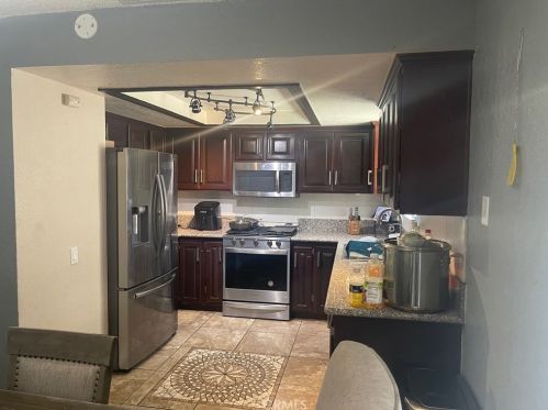1061 Tepee Ln, Perris CA  92570-1749 exterior