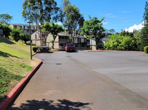 98-1467 Kaahumanu St, Aiea, HI