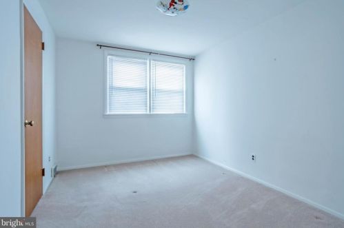 8932 Fairfield St, Philadelphia PA 19152-3405 exterior