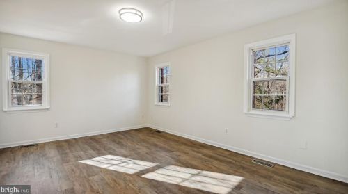 9145 Galbreth Ct, Springfield VA  22153-1110 exterior