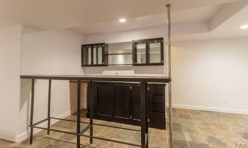 921 Cayuga Dr, Pueblo CO 81007-3130 exterior