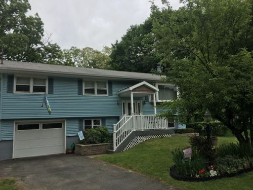 1064 Timothy Ln, Schenectady, NY 12309-1618